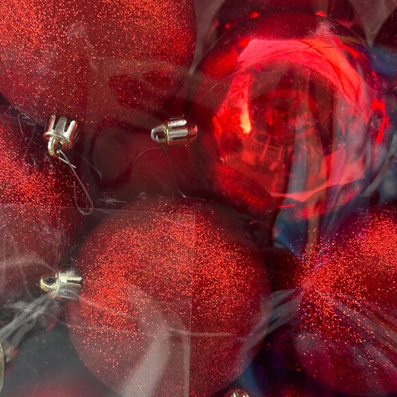 CHRISTMAS Ornaments: Christmas Red Shatterproof variety Glitter, Satin, Chrome - Picture 3 of 4